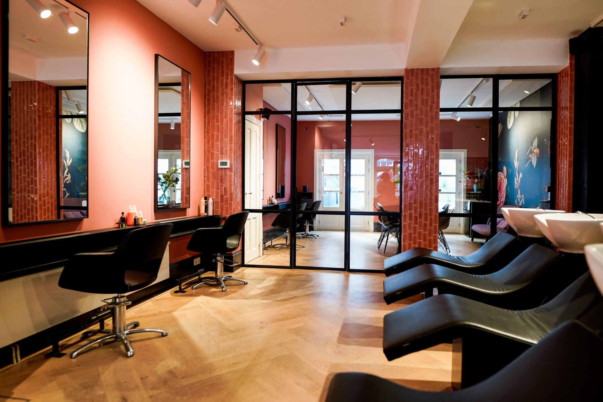 Hair Salons In Amsterdam Day Night Hairdressers   Kapper Amsterdam Dayandnighthairdressers Salon Westerstraat 13 1920x1281 